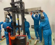 精密制藥設(shè)備安裝用電動(dòng)搬運(yùn)車(chē)搬運(yùn)設(shè)備