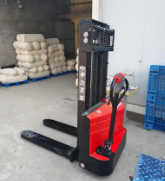 北方冬季電動叉車低溫啟動與防護(hù)要點